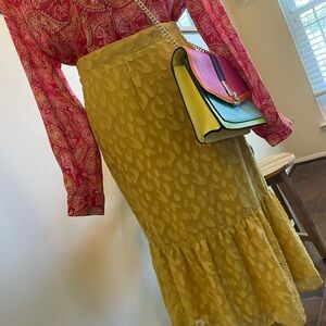 PLUS SIZE Elegant Yellow Skirt SIZE 15